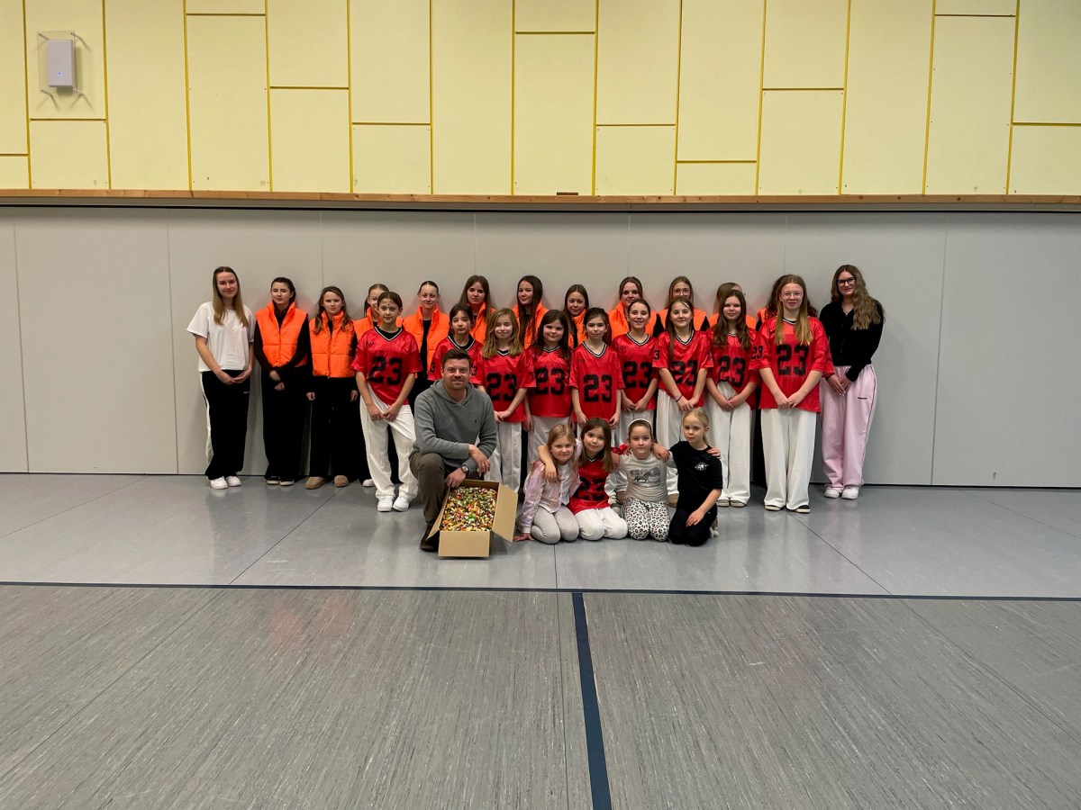 Landtagsabgeordneter Appel: 10 kg Bonbons als Wurfmaterial für „Unique Dancers“ und „Lollipops“ vom TV&nbsp;Hirzenhain